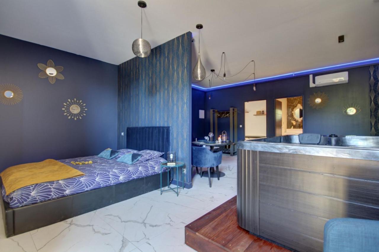 Suite Blue Jacuzzi Le Breuil  Esterno foto